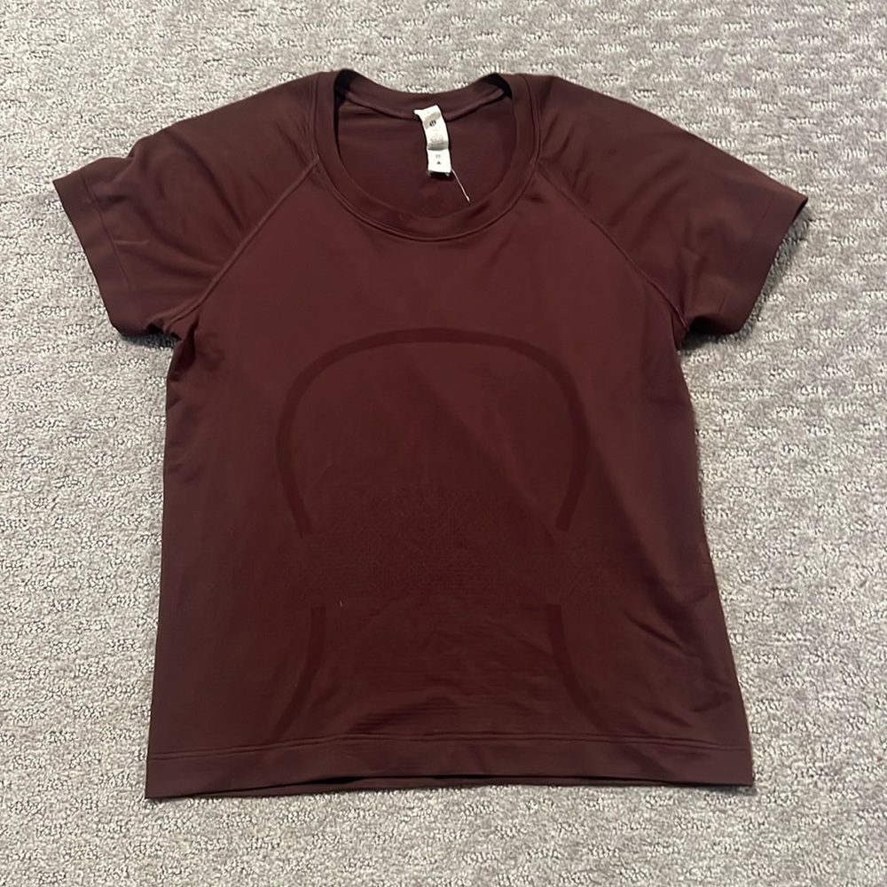Marroon swifty-tech short sleeve lululemon